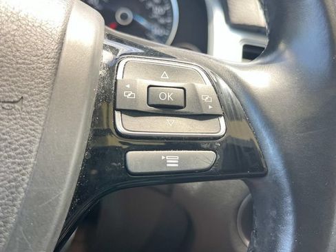Used 2016 Volkswagen Touareg TDI AWD/4WD image 35