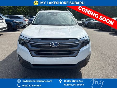 Used 2025 Subaru Forester Premium w/ Convenience Package #1 AWD/4WD image 2