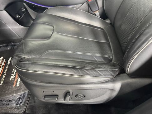 Used 2022 Hyundai Palisade Limited w/ Cargo Package FWD image 10