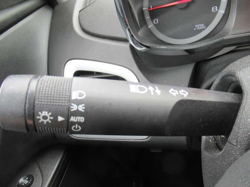 Used 2017 GMC Terrain SLE w/ Technology Package image 27