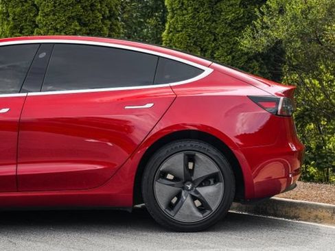 Used 2019 Tesla Model 3 Standard Range RWD image 11
