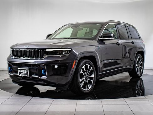 Used 2022 Jeep Grand Cherokee Overland image 1