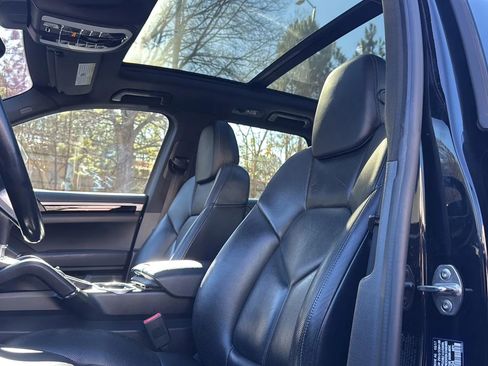 Used 2017 Porsche Cayenne image 28