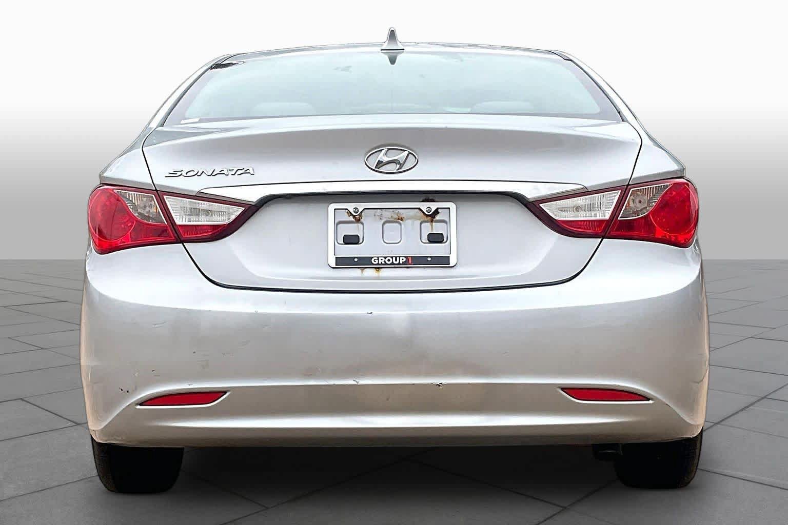 Used 2011 Hyundai Sonata GLS FWD image 4
