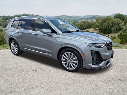 Used 2023 Cadillac XT6 Premium Luxury w/ Technology Package FWD image 1