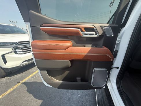Used 2023 GMC Sierra 1500 Denali Ultimate AWD/4WD image 18