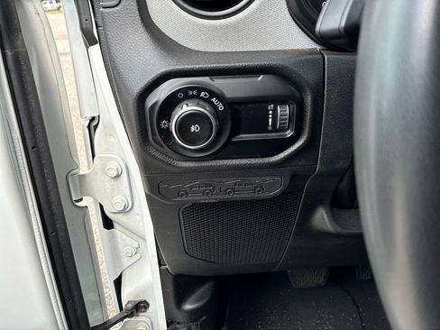 Used 2024 Jeep Wrangler Unlimited Sport AWD/4WD image 14