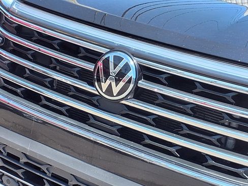 Used 2025 Volkswagen Atlas SE FWD image 30