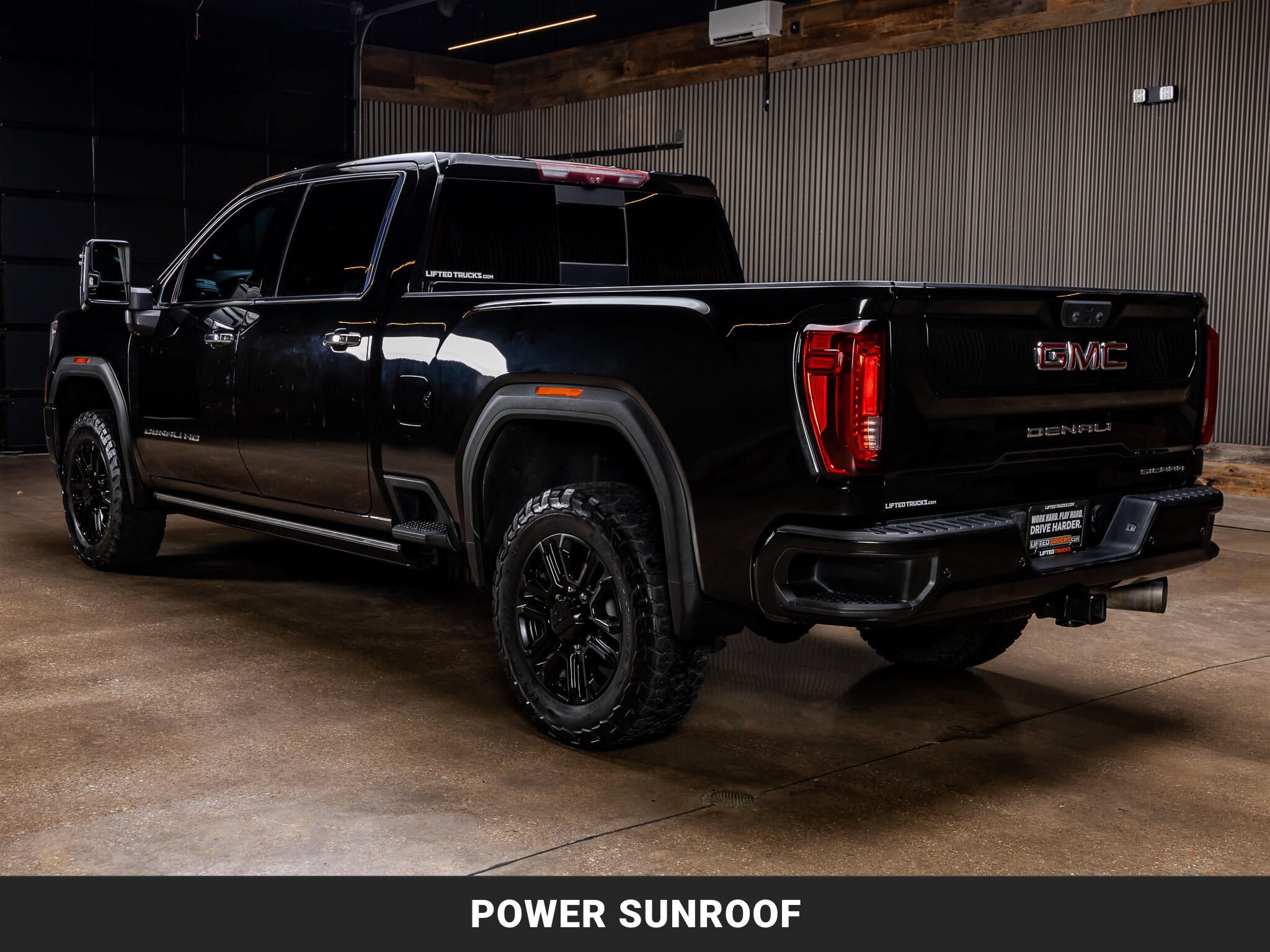 Used 2022 GMC Sierra 2500 Denali w/ Denali Black Diamond Edition AWD/4WD image 6