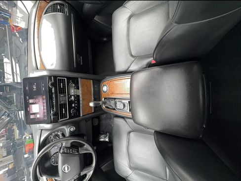 Used 2024 Nissan Armada SL w/ Captain's Chairs Package RWD image 42