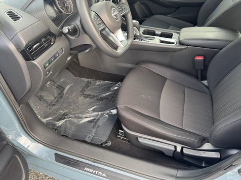 Used 2024 Nissan Sentra SV image 12