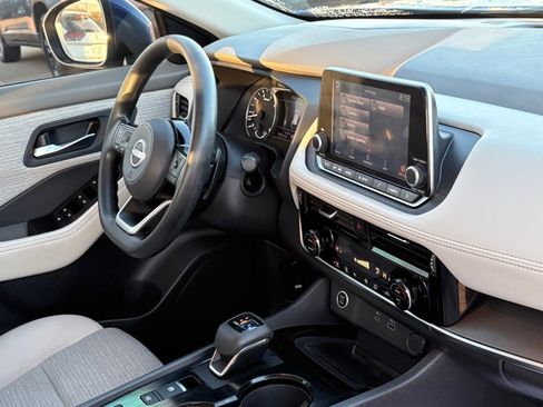 Used 2022 Nissan Rogue SV image 40