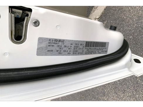 Used 2019 Dodge Grand Caravan SXT image 29