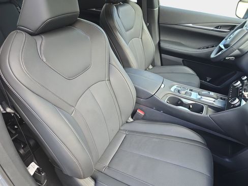 Certified 2026 INFINITI QX60 Luxe w/ Cargo Package AWD/4WD image 10