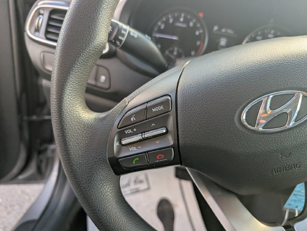 Used 2020 Hyundai Elantra GT FWD image 15