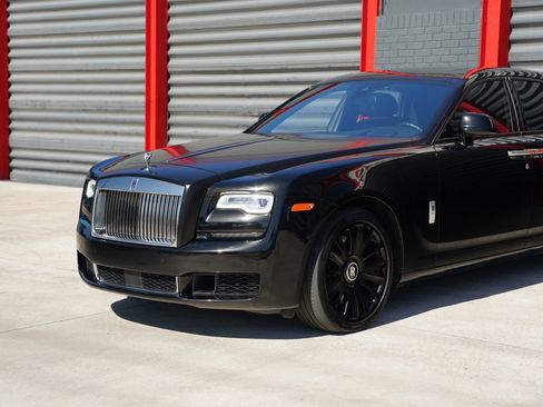Used 2018 Rolls-Royce Ghost RWD image 12