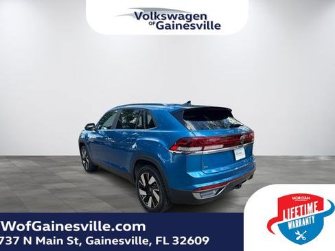 Certified 2024 Volkswagen Atlas Cross Sport SE FWD image 4