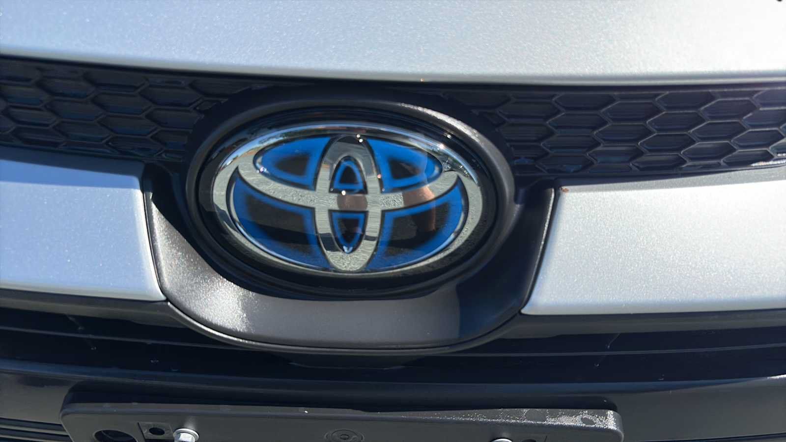 Used 2025 Toyota Corolla LE FWD image 27