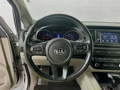Used 2020 Kia Sedona EX image 11