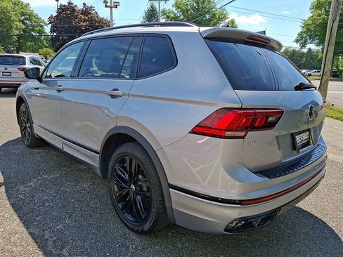 Used 2022 Volkswagen Tiguan SE R-Line AWD/4WD image 4