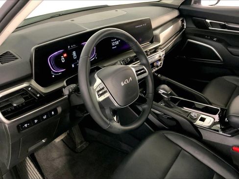 Certified 2025 Kia Telluride S FWD image 14