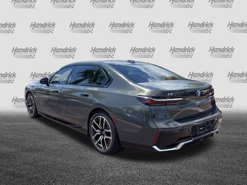 Used 2023 BMW i7 xDrive60 w/ Executive Package 2 AWD/4WD image 8