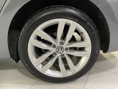 Used 2019 Volkswagen Passat 2.0T Wolfsburg w/ Wheels & Sunroof Package image 11