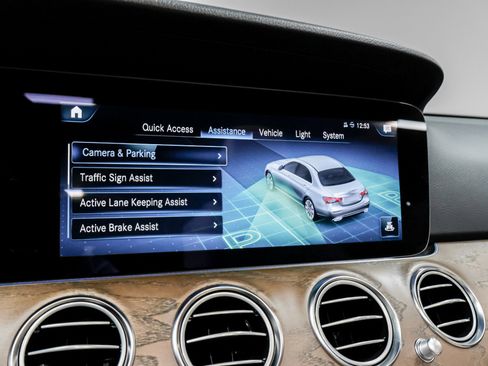 Used 2023 Mercedes-Benz E 350 4MATIC Sedan image 42