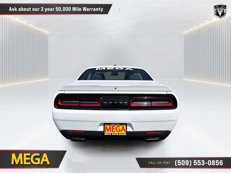 Used 2018 Dodge Challenger SXT w/ Driver Convenience Group RWD image 7