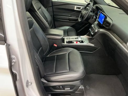 Used 2020 Ford Explorer XLT w/ Equipment Group 202A RWD image 20