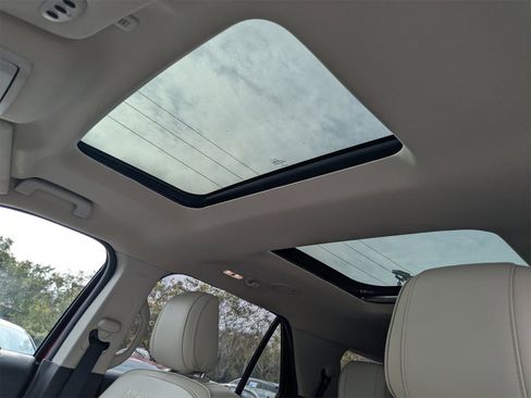 Used 2019 Ford Explorer Platinum image 29