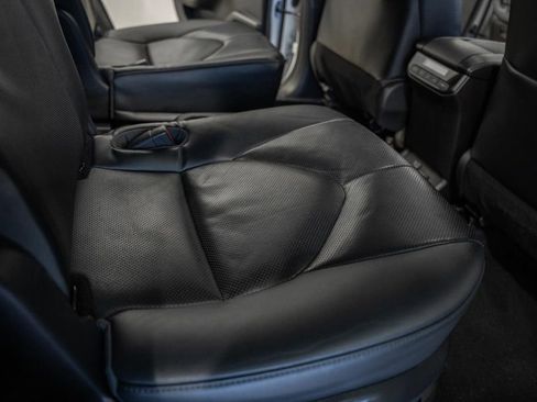 Used 2023 Toyota Highlander Limited image 33