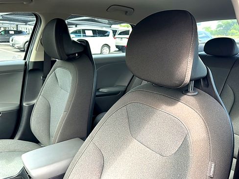 Used 2025 Kia K4 FWD image 14