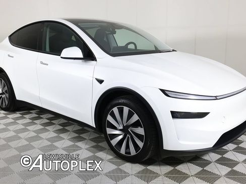 Used 2026 Tesla Model Y Long Range AWD/4WD image 3