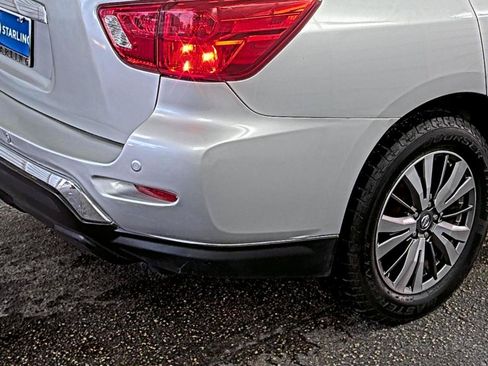 Used 2018 Nissan Pathfinder SV AWD/4WD image 23