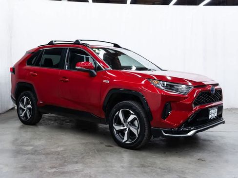 Used 2021 Toyota RAV4 SE w/ Weather & Moonroof Package AWD/4WD image 1