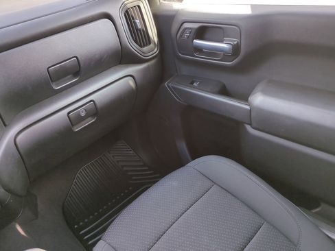 Used 2020 Chevrolet Silverado 1500 Custom w/ Custom Value Package image 17