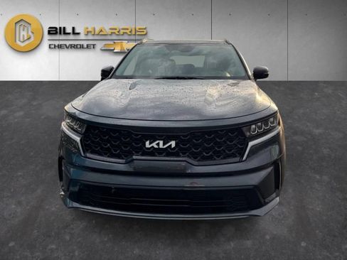 Used 2022 Kia Sorento S w/ Panoramic Sunroof Package FWD image 2