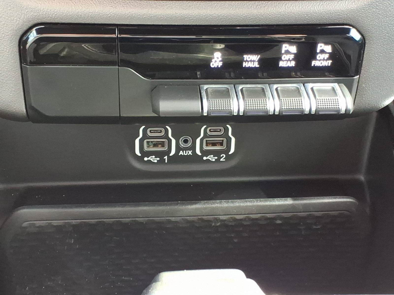 Used 2020 RAM 1500 Laramie w/ Sport Appearance Package AWD/4WD image 20