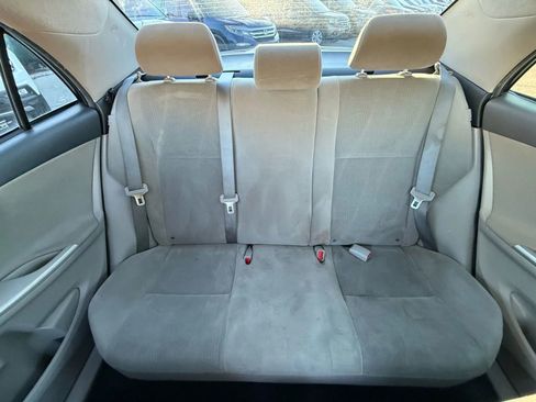 Used 2012 Toyota Corolla LE image 25