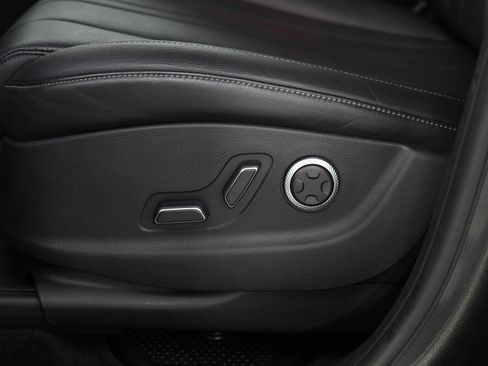 Used 2025 Genesis GV80 2.5T Standard image 32