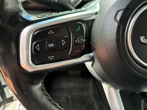 Used 2019 Jeep Wrangler Unlimited Sahara w/ Quick Order Package 24M Moab AWD/4WD image 36