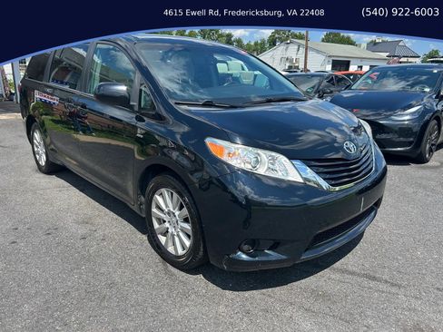 Used 2017 Toyota Sienna LE AWD/4WD image 8