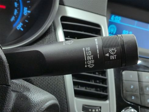 Used 2014 Chevrolet Cruze LT image 26