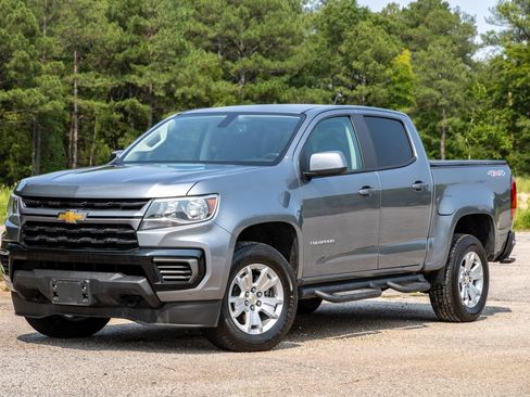 Used 2022 Chevrolet Colorado LT AWD/4WD image 1