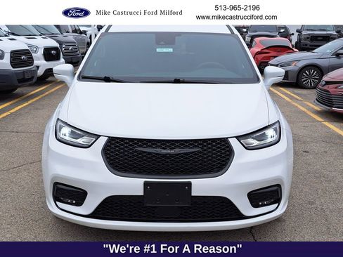 Used 2022 Chrysler Pacifica Touring-L w/ S Appearance Package image 8