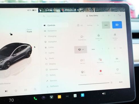 Used 2023 Tesla Model 3 Standard Range image 29