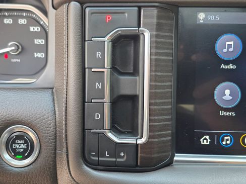 Used 2021 GMC Yukon XL Denali w/ Denali Premium Package AWD/4WD image 17