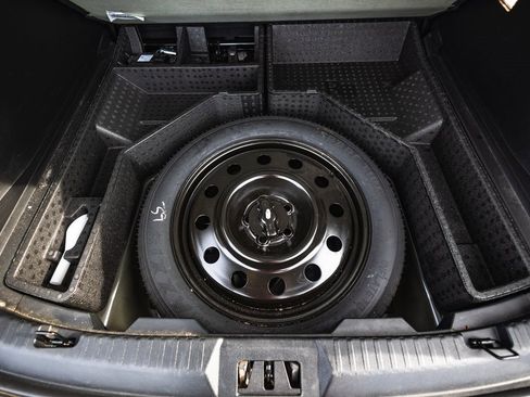 Used 2024 Ford Edge Titanium image 33