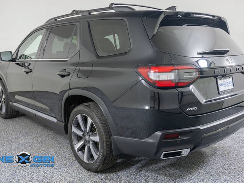 Used 2024 Honda Pilot Touring image 5